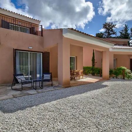Villa Aphrodite Gardens Modern By Vichy Holidays *