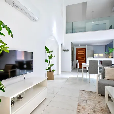 Aphrodite Gardens Modern By Vichy Holidays Villa Paphos