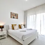 Villa Aphrodite Gardens Modern By Vichy Holidays Paphos