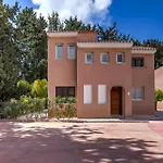 Villa Aphrodite Gardens Modern By Vichy Holidays Paphos