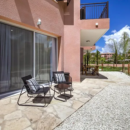 Aphrodite Gardens Modern By Vichy Holidays Вилла Пафос