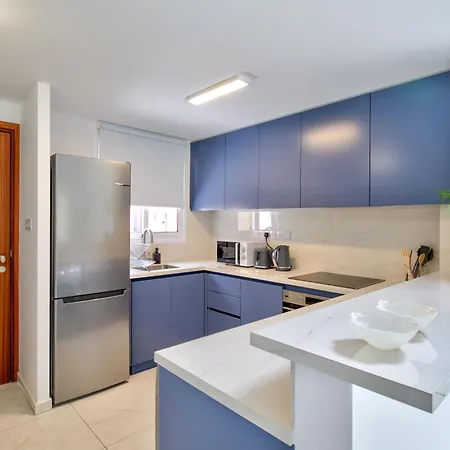 Villa Aphrodite Gardens Modern By Vichy Holidays Paphos
