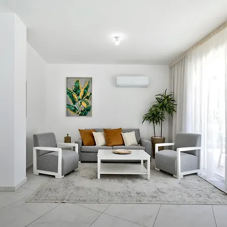 Villa Aphrodite Gardens Modern By Vichy Holidays Paphos