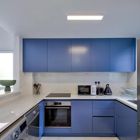 Aphrodite Gardens Modern By Vichy Holidays Vilă Paphos
