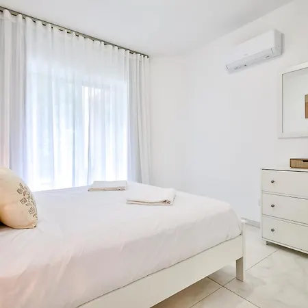 Aphrodite Gardens Modern By Vichy Holidays Paphos