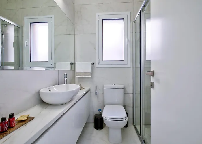 Villa Aphrodite Gardens Modern By Vichy Holidays Paphos