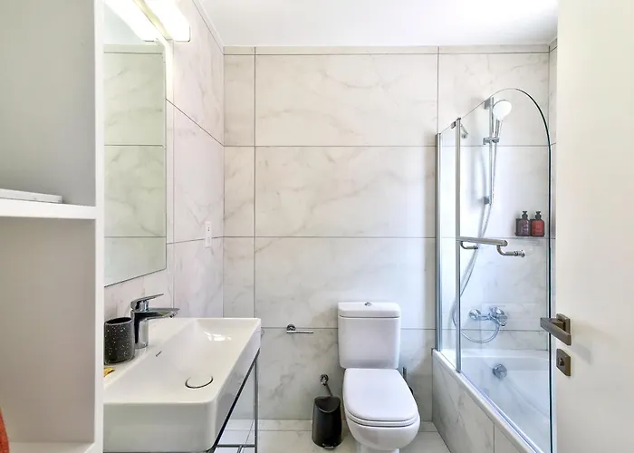 Villa Aphrodite Gardens Modern By Vichy Holidays Paphos