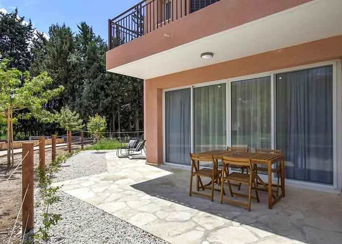 Aphrodite Gardens Modern By Vichy Holidays * Paphos