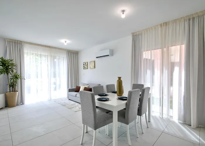 Villa Aphrodite Gardens Modern By Vichy Holidays