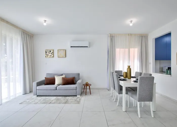 Villa Aphrodite Gardens Modern By Vichy Holidays