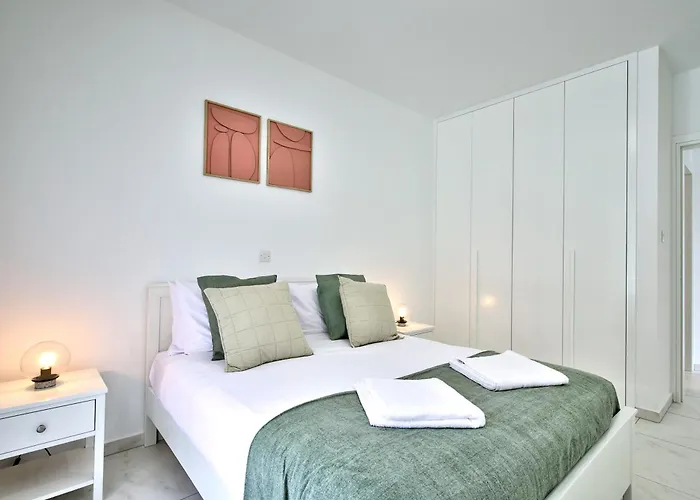 Aphrodite Gardens Modern By Vichy Holidays Villa *