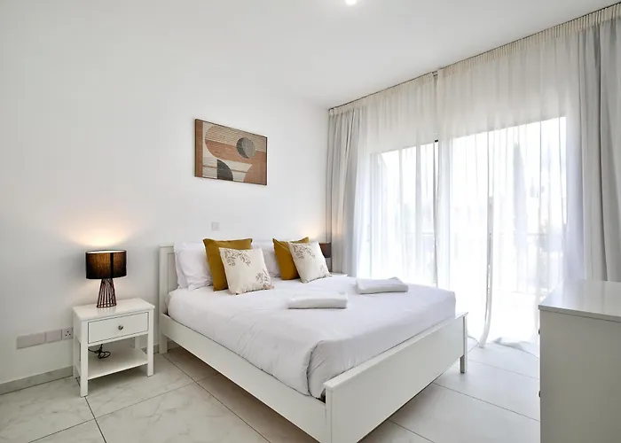 Villa Aphrodite Gardens Modern By Vichy Holidays Paphos