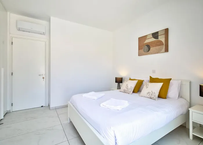 Villa Aphrodite Gardens Modern By Vichy Holidays *