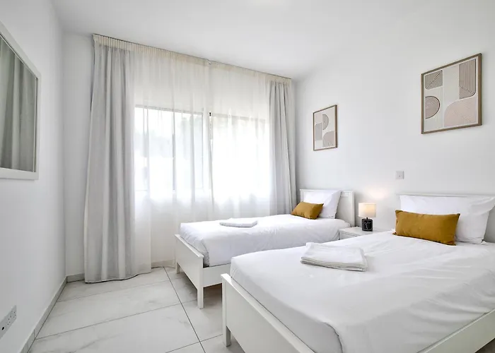 Villa Aphrodite Gardens Modern By Vichy Holidays *