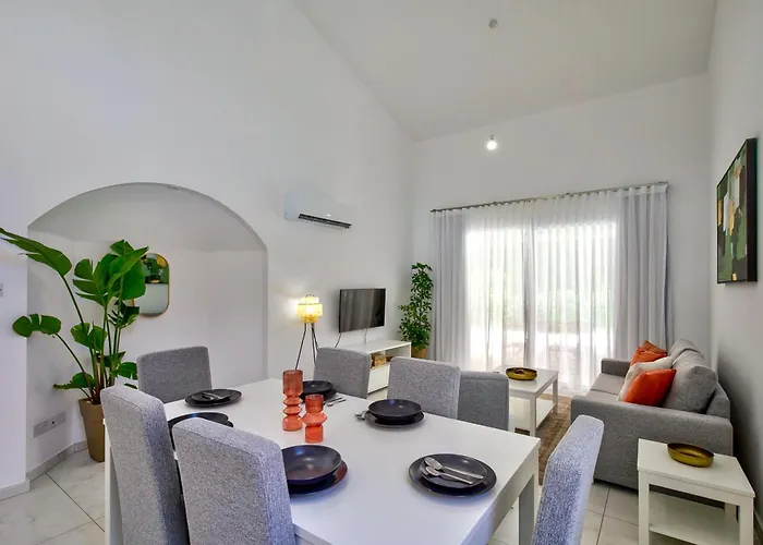 Aphrodite Gardens Modern By Vichy Holidays * Paphos