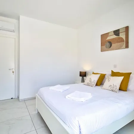 Villa Aphrodite Gardens Modern By Vichy Holidays *