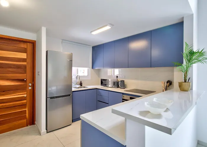 ヴィラ Aphrodite Gardens Modern By Vichy Holidays パ フォス