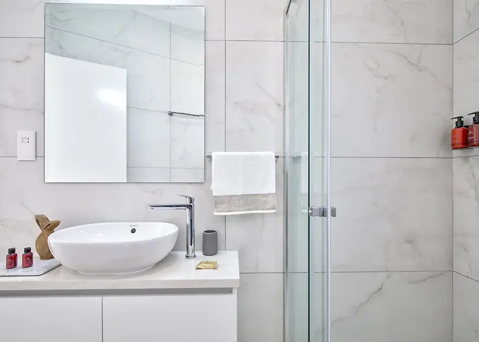 Aphrodite Gardens Modern By Vichy Holidays * パ フォス