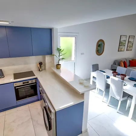 Aphrodite Gardens Modern By Vichy Holidays Villa